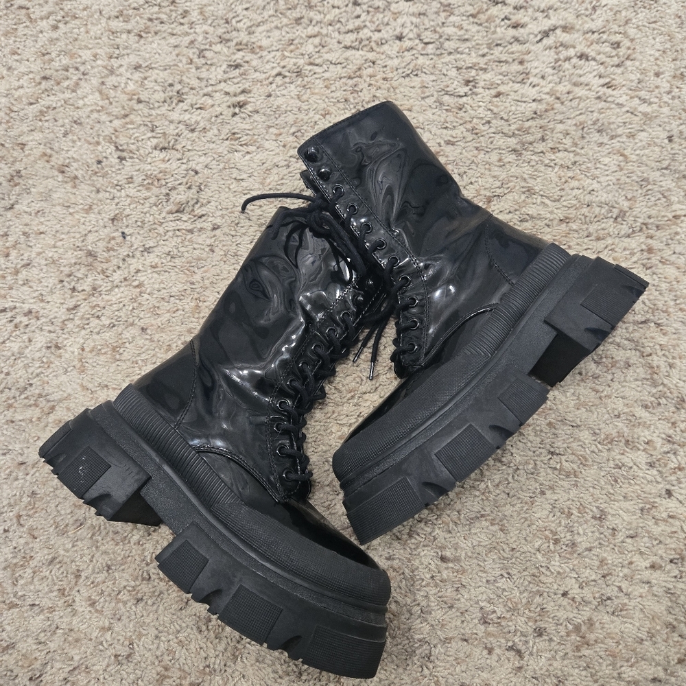 Bershka chunky calf-length lace-up biker boots in black patent. Size 6.5 / 37